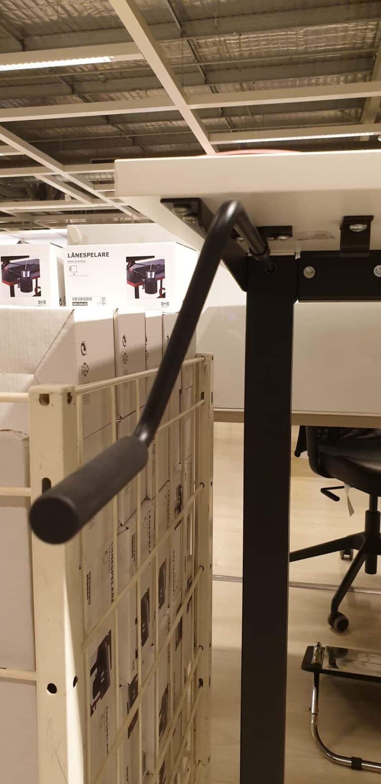 Electric vs Manual Standing Desk Which is Better To Use?